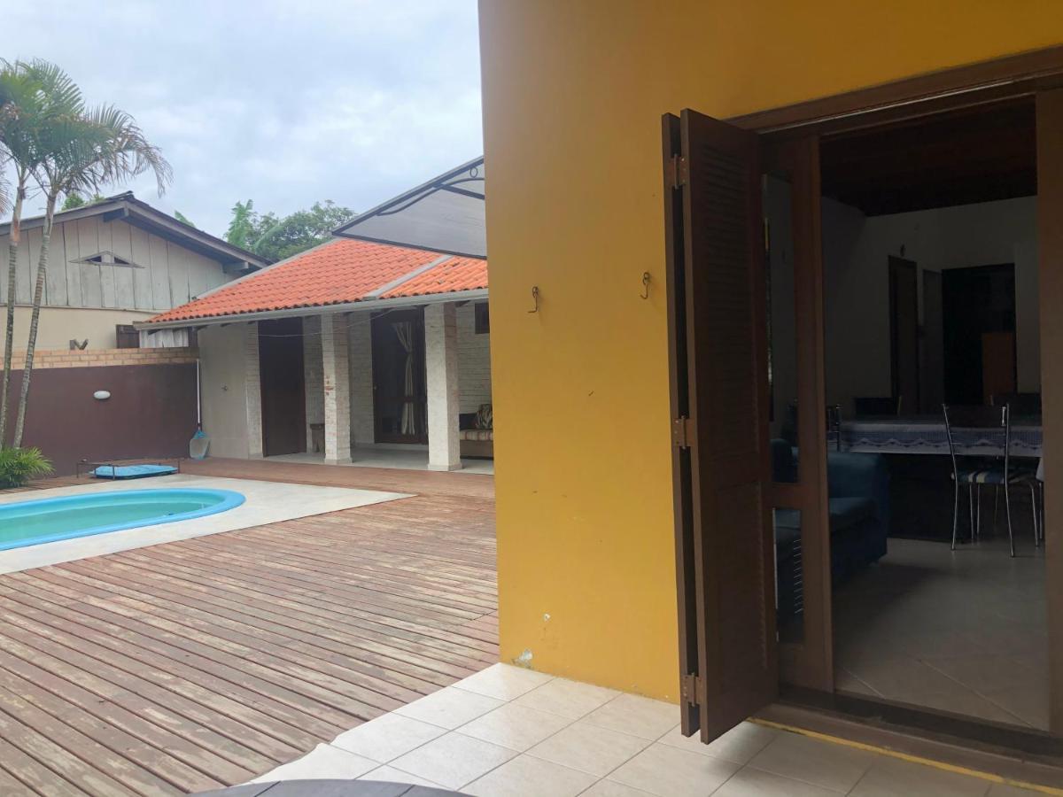 Linda Casa Com Piscina Em Bombinhas, Espaco Inteiro المظهر الخارجي الصورة